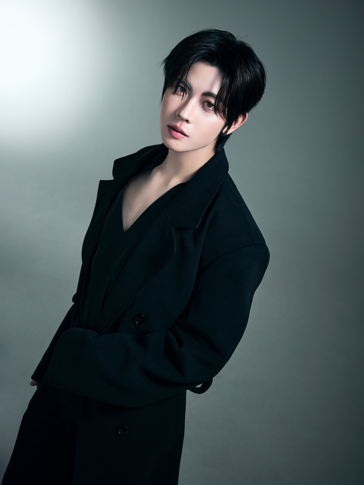 เฟิร์ส - วรรณกร เรืองรัตน์