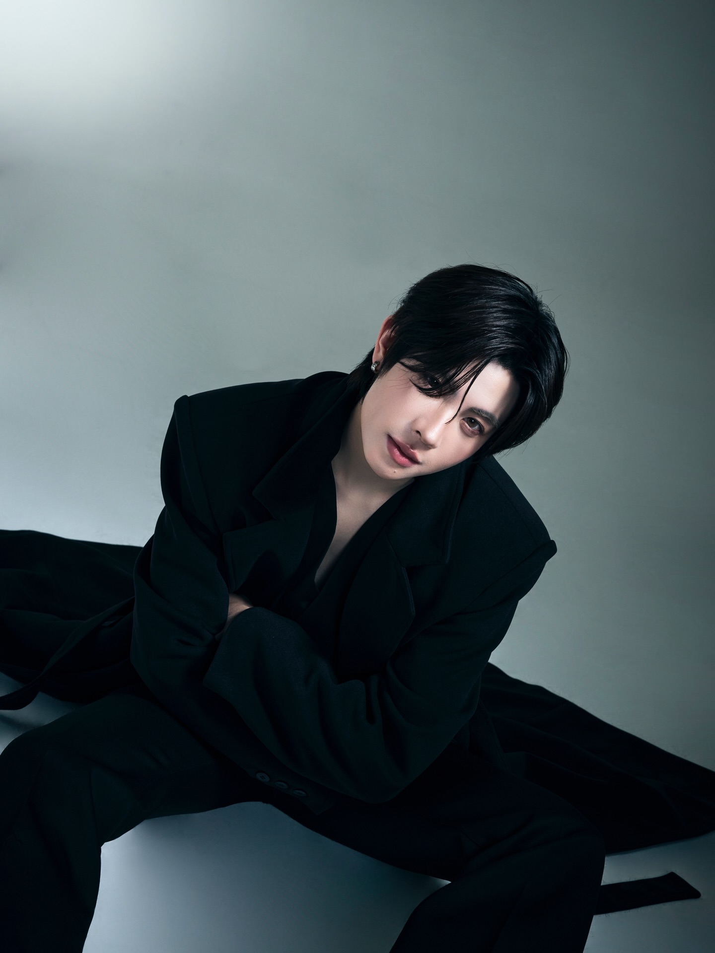 เฟิร์ส - วรรณกร เรืองรัตน์