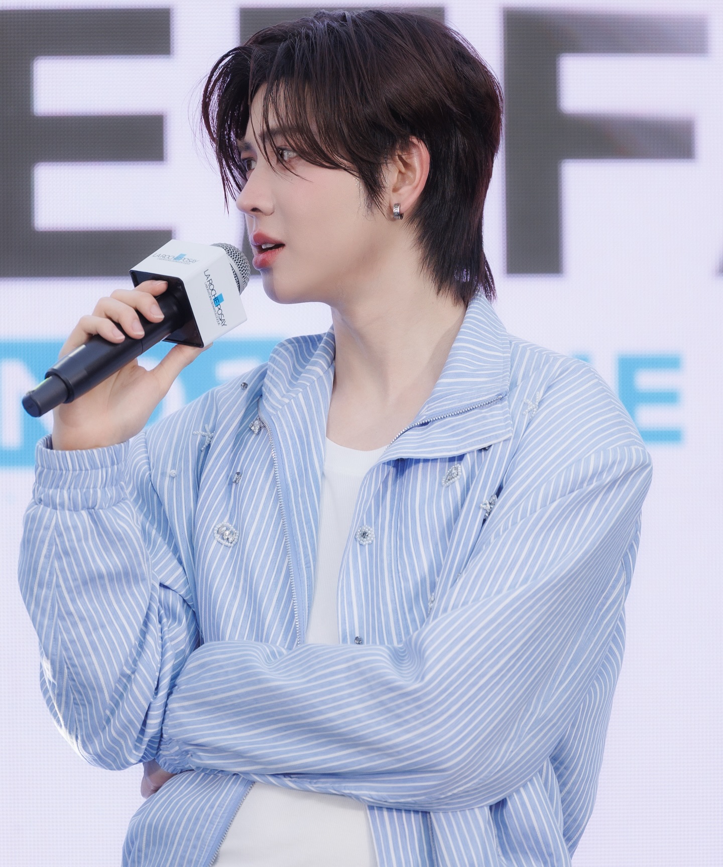 เฟิร์ส - วรรณกร เรืองรัตน์