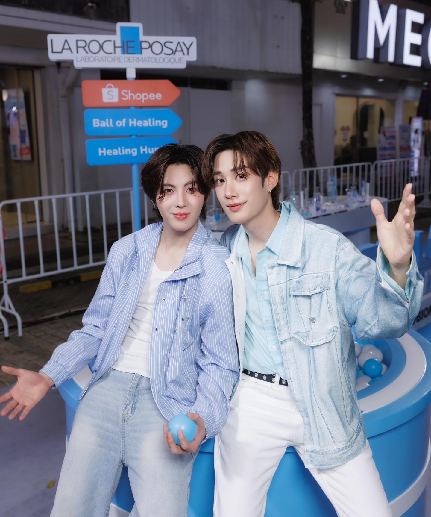 เฟิร์ส - วรรณกร เรืองรัตน์