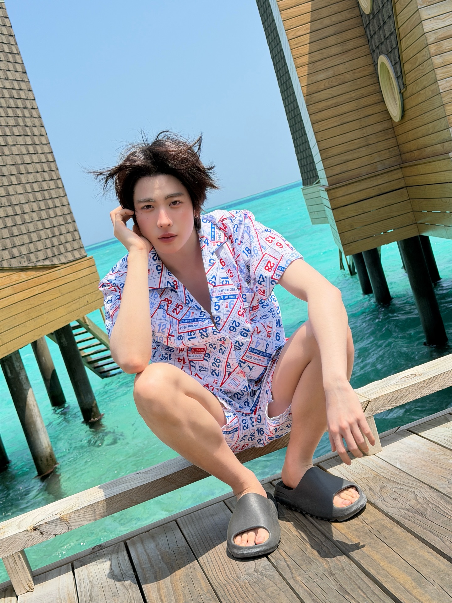 เฟิร์ส - วรรณกร เรืองรัตน์