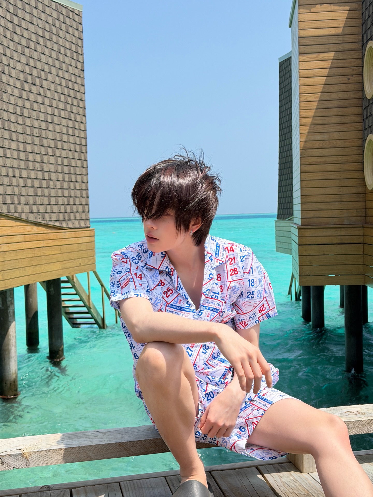 เฟิร์ส - วรรณกร เรืองรัตน์