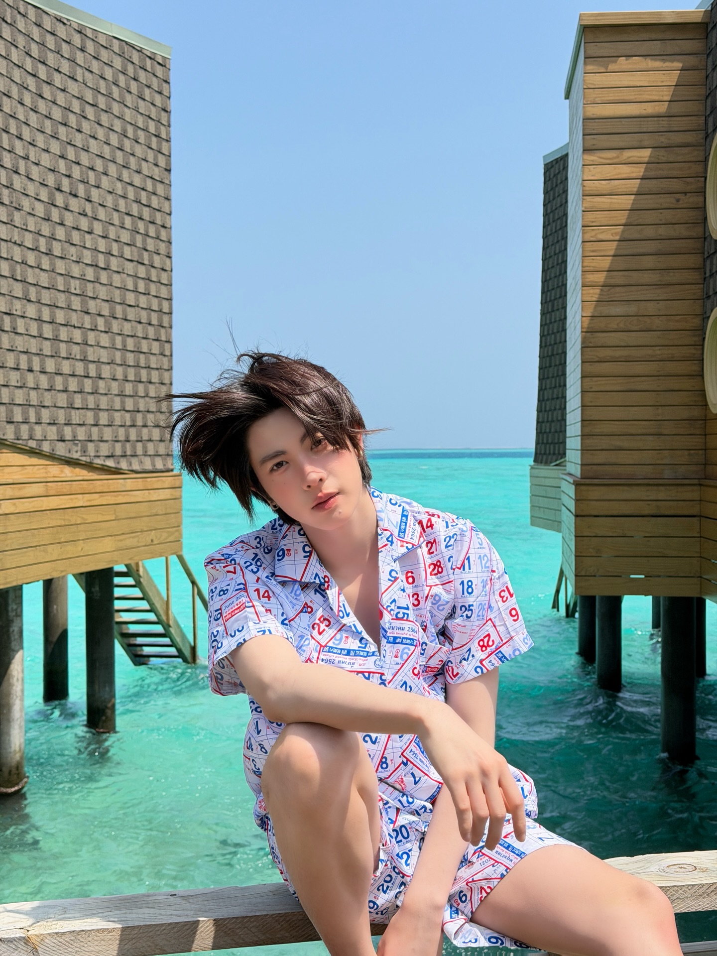 เฟิร์ส - วรรณกร เรืองรัตน์