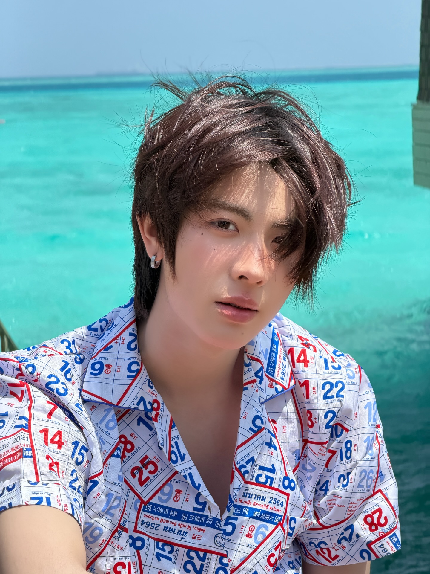 เฟิร์ส - วรรณกร เรืองรัตน์