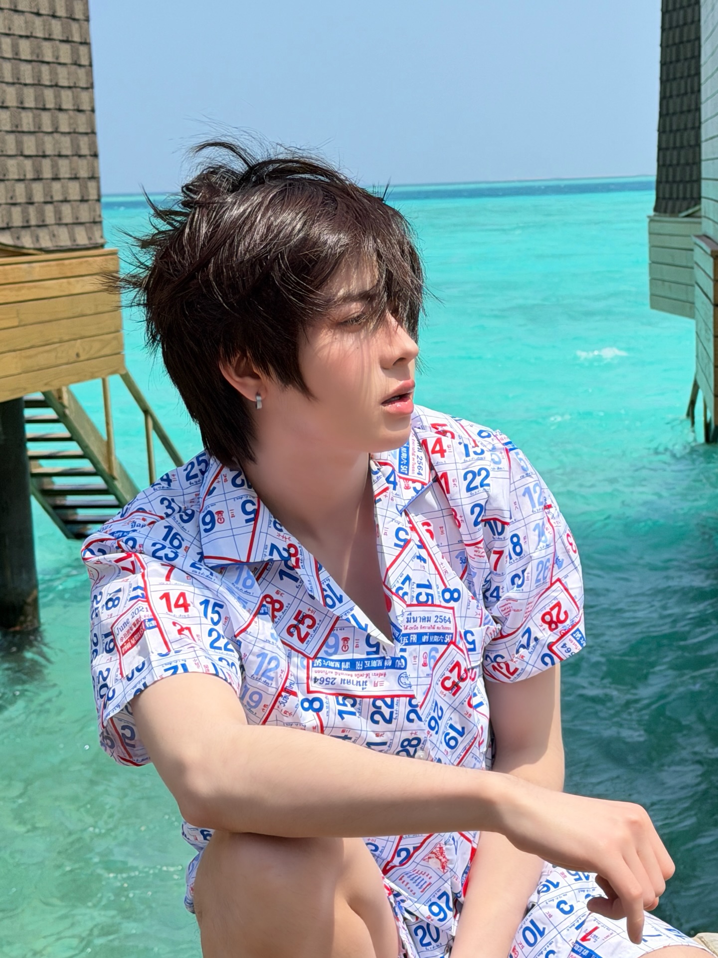 เฟิร์ส - วรรณกร เรืองรัตน์