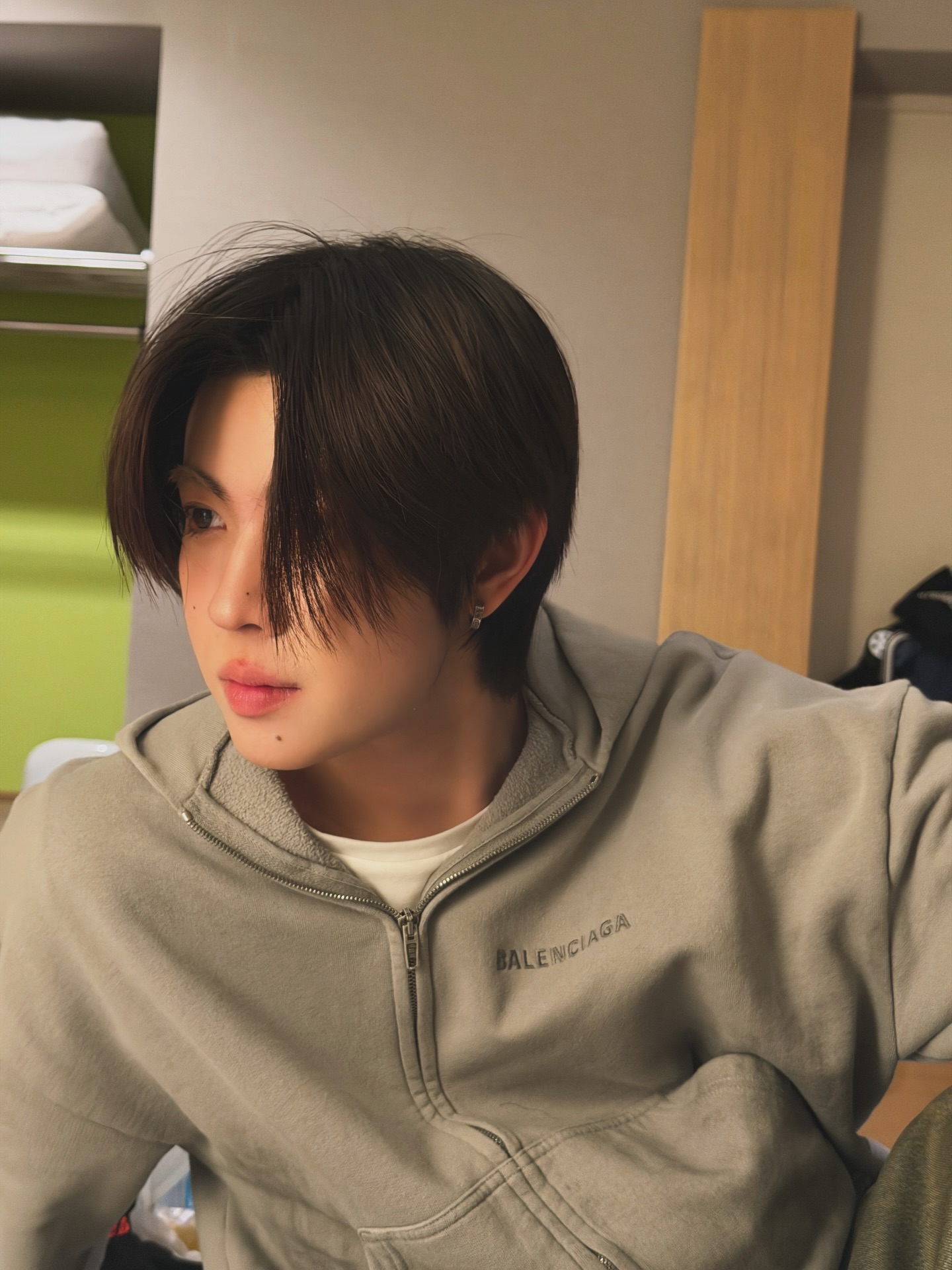 เฟิร์ส - วรรณกร เรืองรัตน์