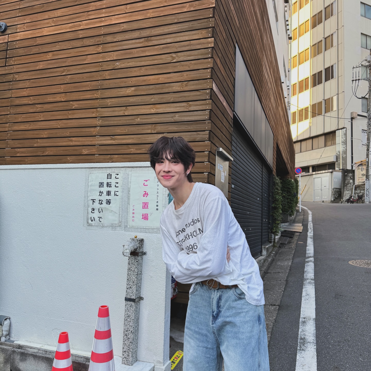 เฟิร์ส - วรรณกร เรืองรัตน์