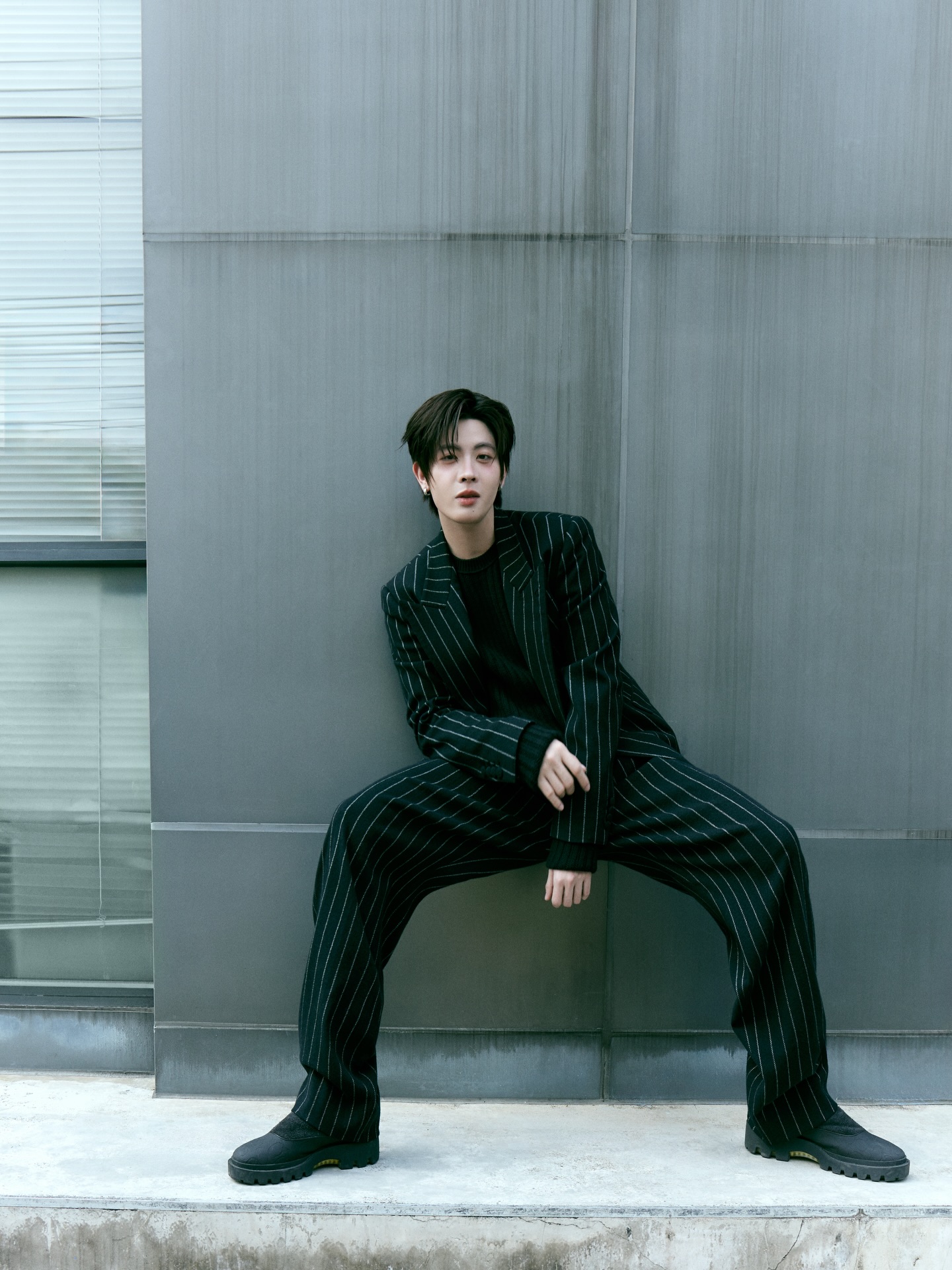 เฟิร์ส - วรรณกร เรืองรัตน์