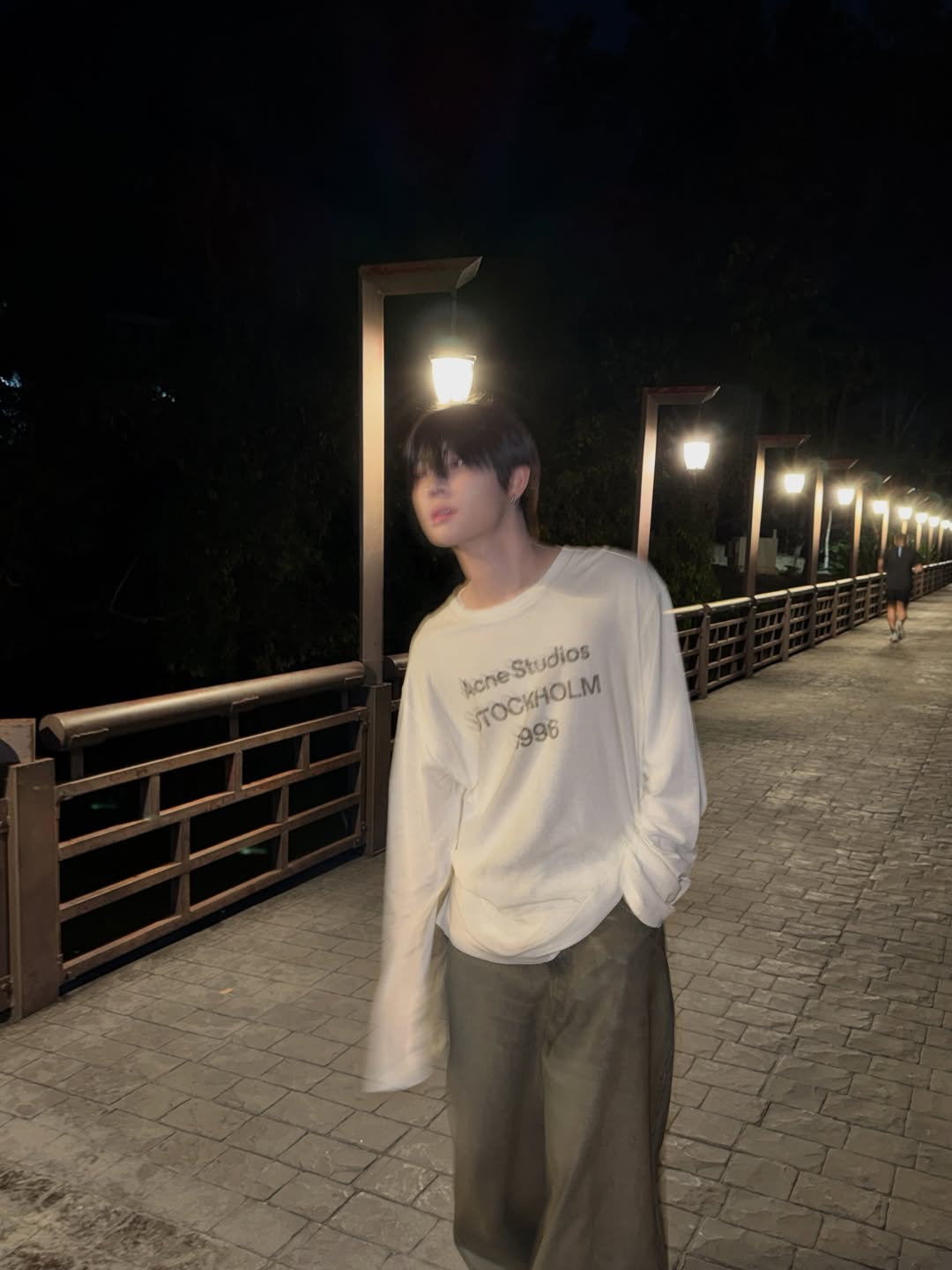 เฟิร์ส - วรรณกร เรืองรัตน์