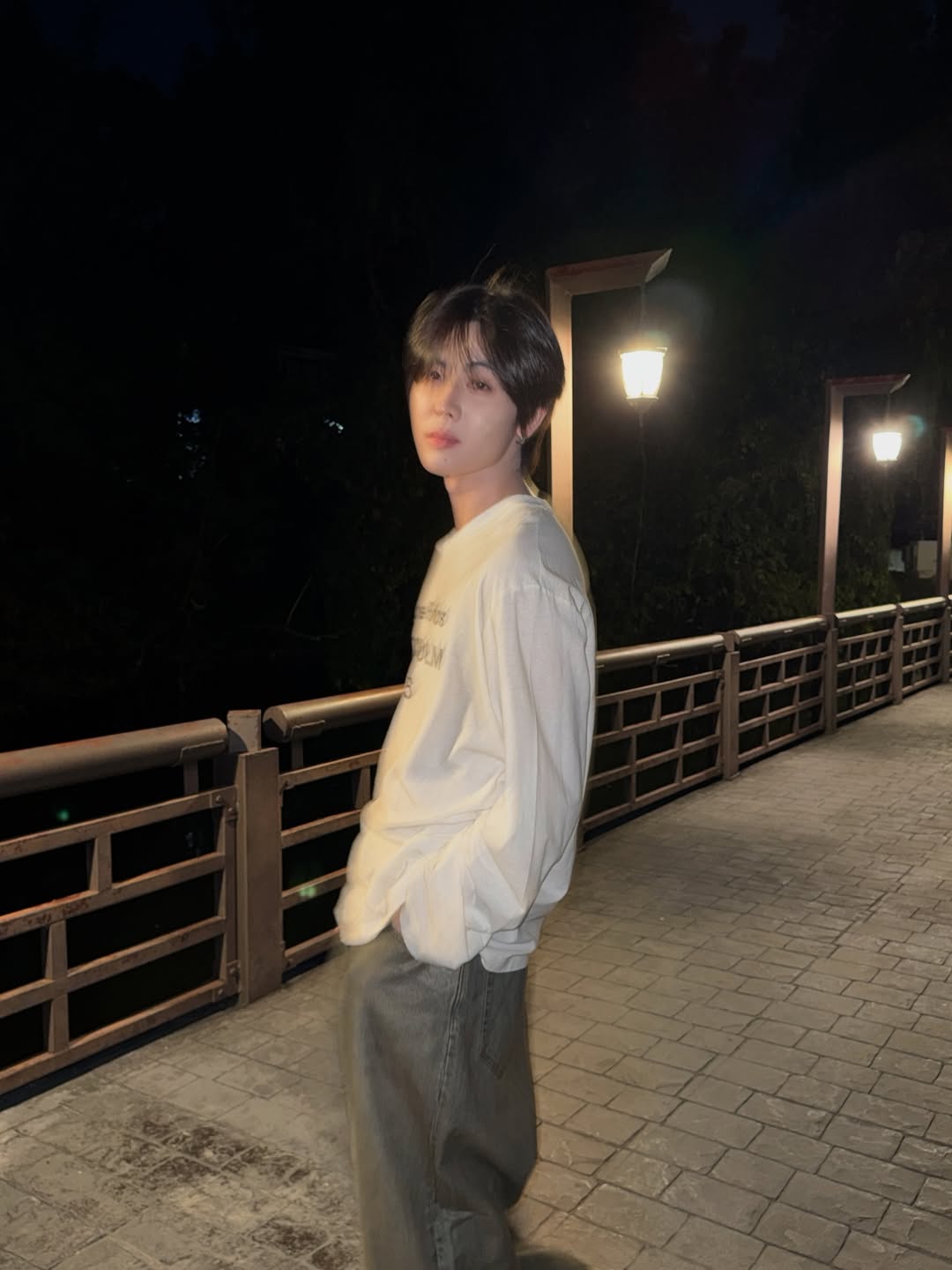 เฟิร์ส - วรรณกร เรืองรัตน์