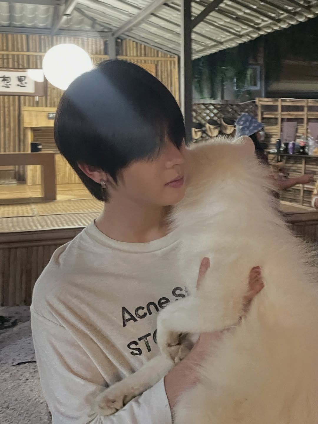 เฟิร์ส - วรรณกร เรืองรัตน์