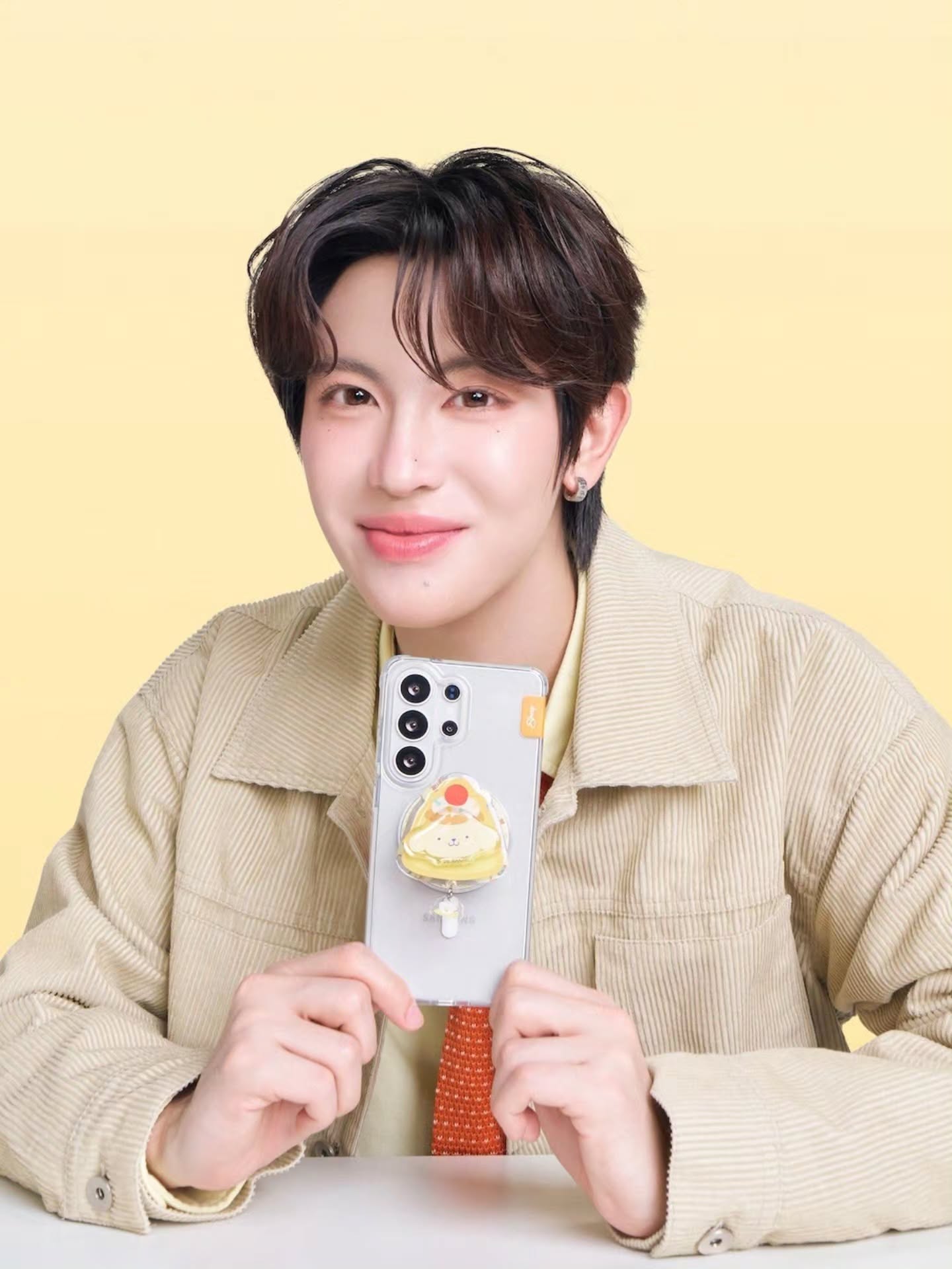 เฟิร์ส - วรรณกร เรืองรัตน์