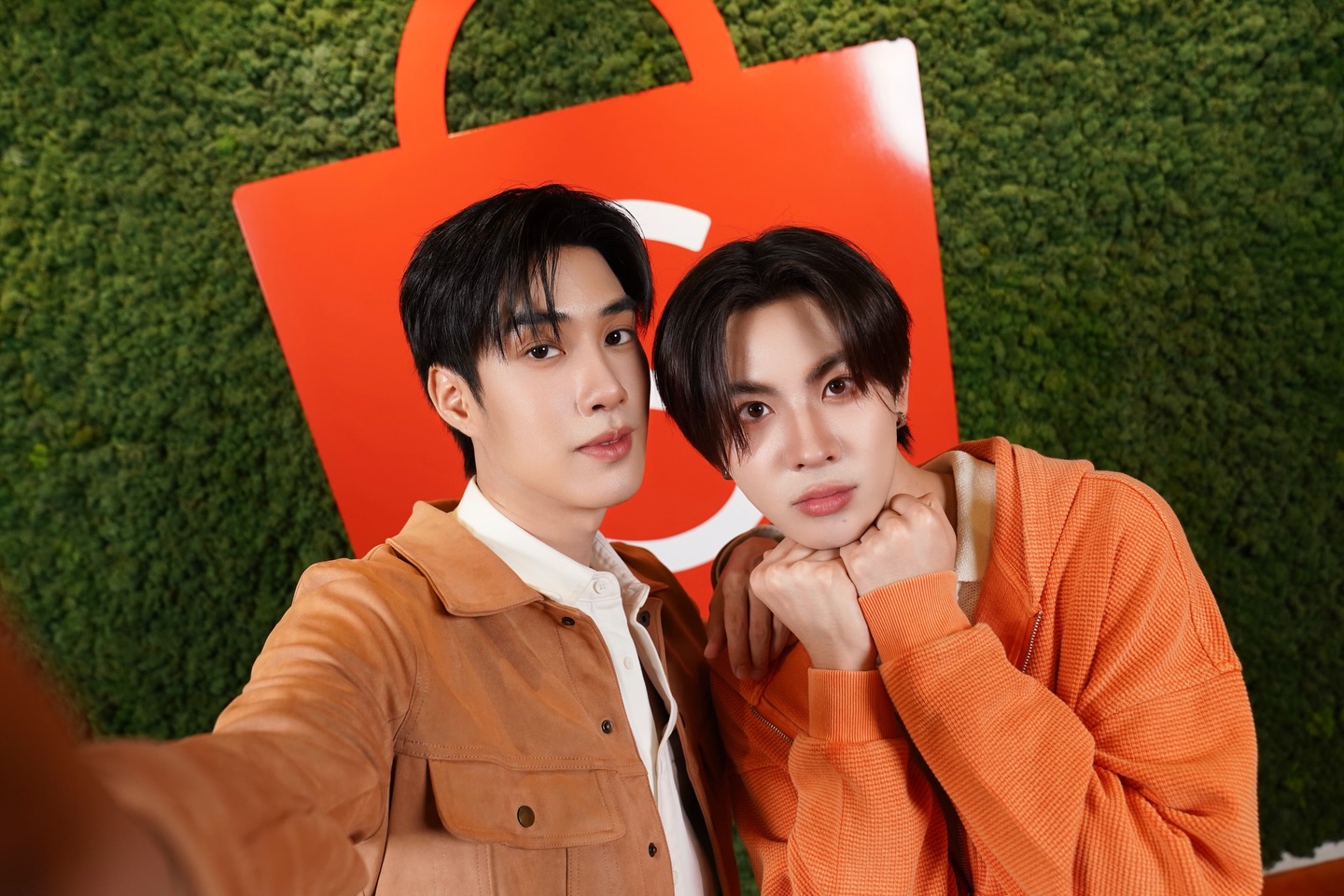 เฟิร์ส - วรรณกร เรืองรัตน์