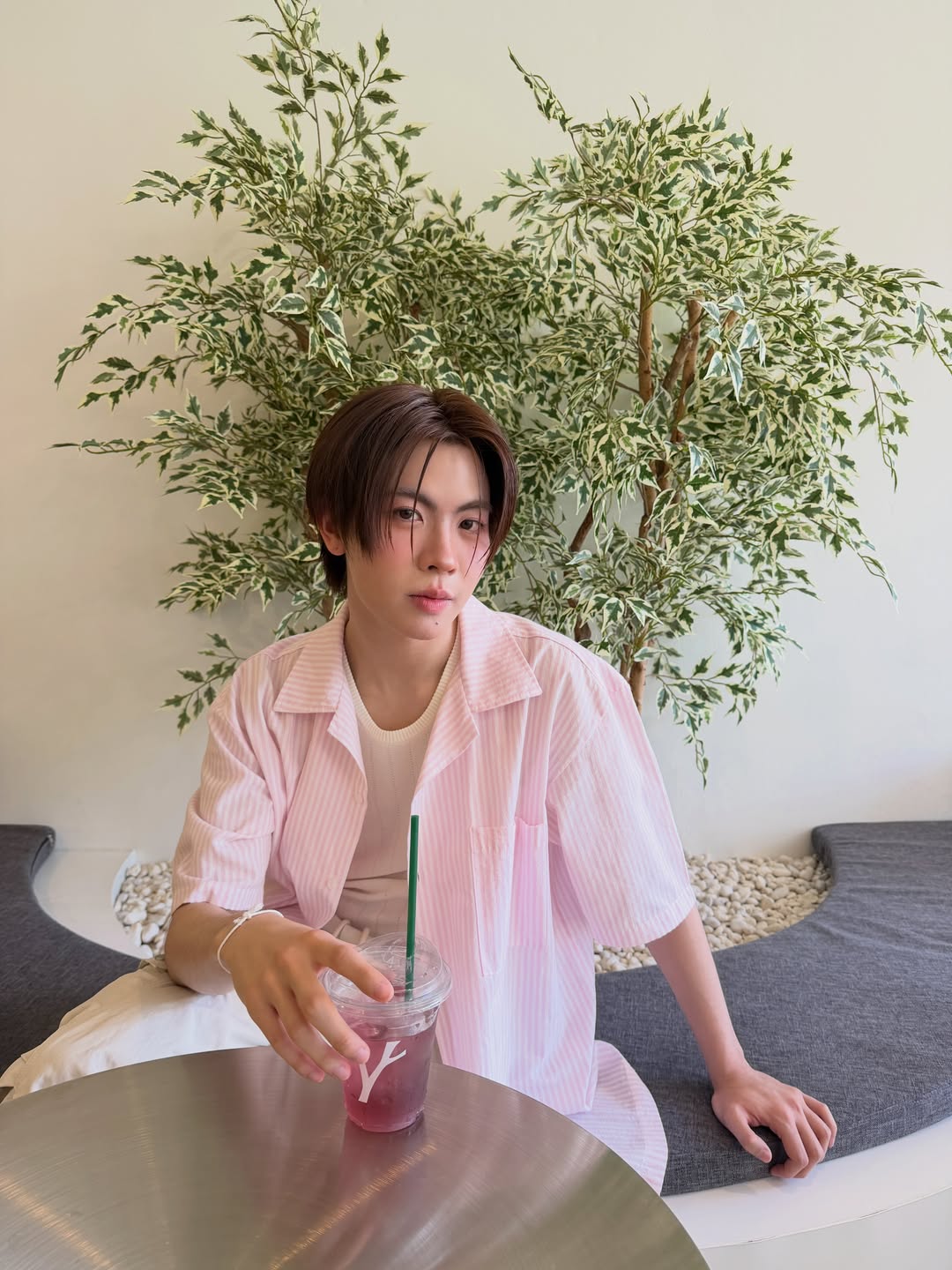 เฟิร์ส - วรรณกร เรืองรัตน์