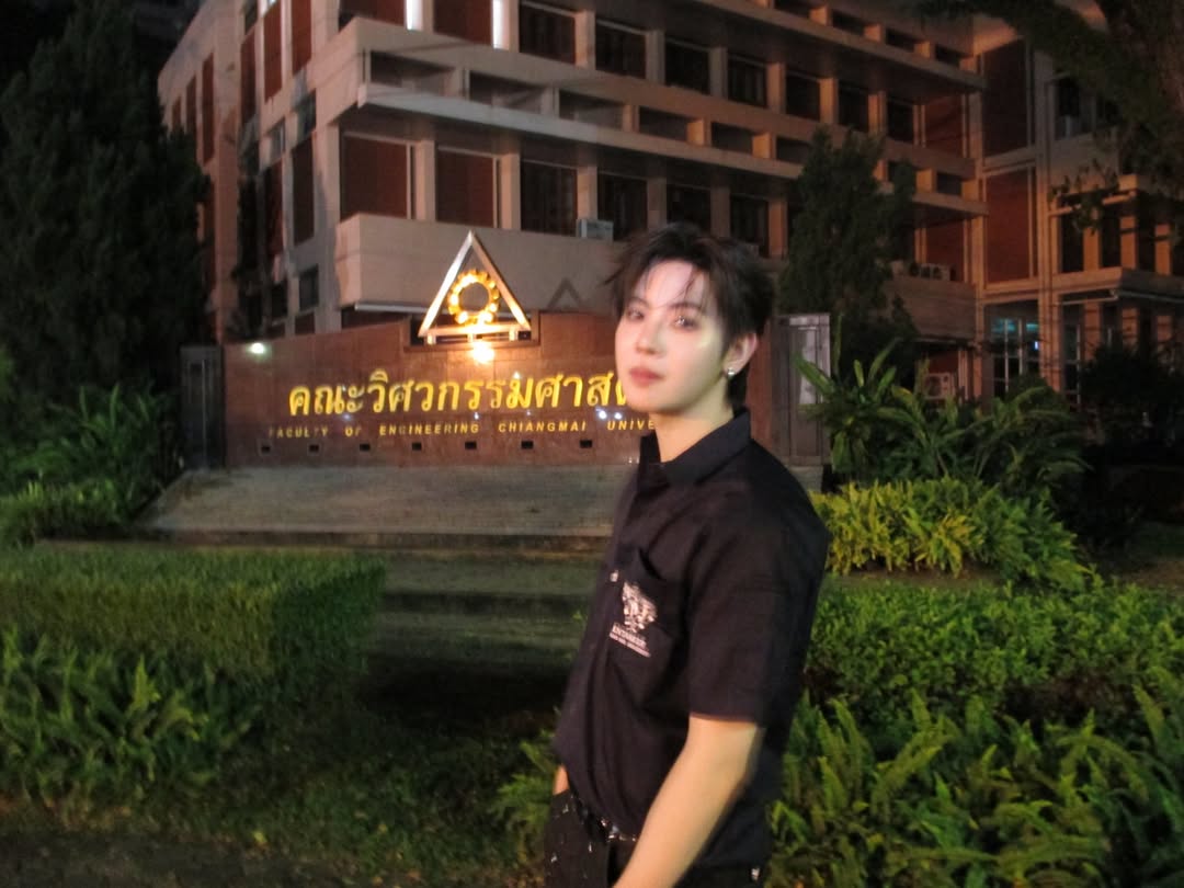 เฟิร์ส - วรรณกร เรืองรัตน์