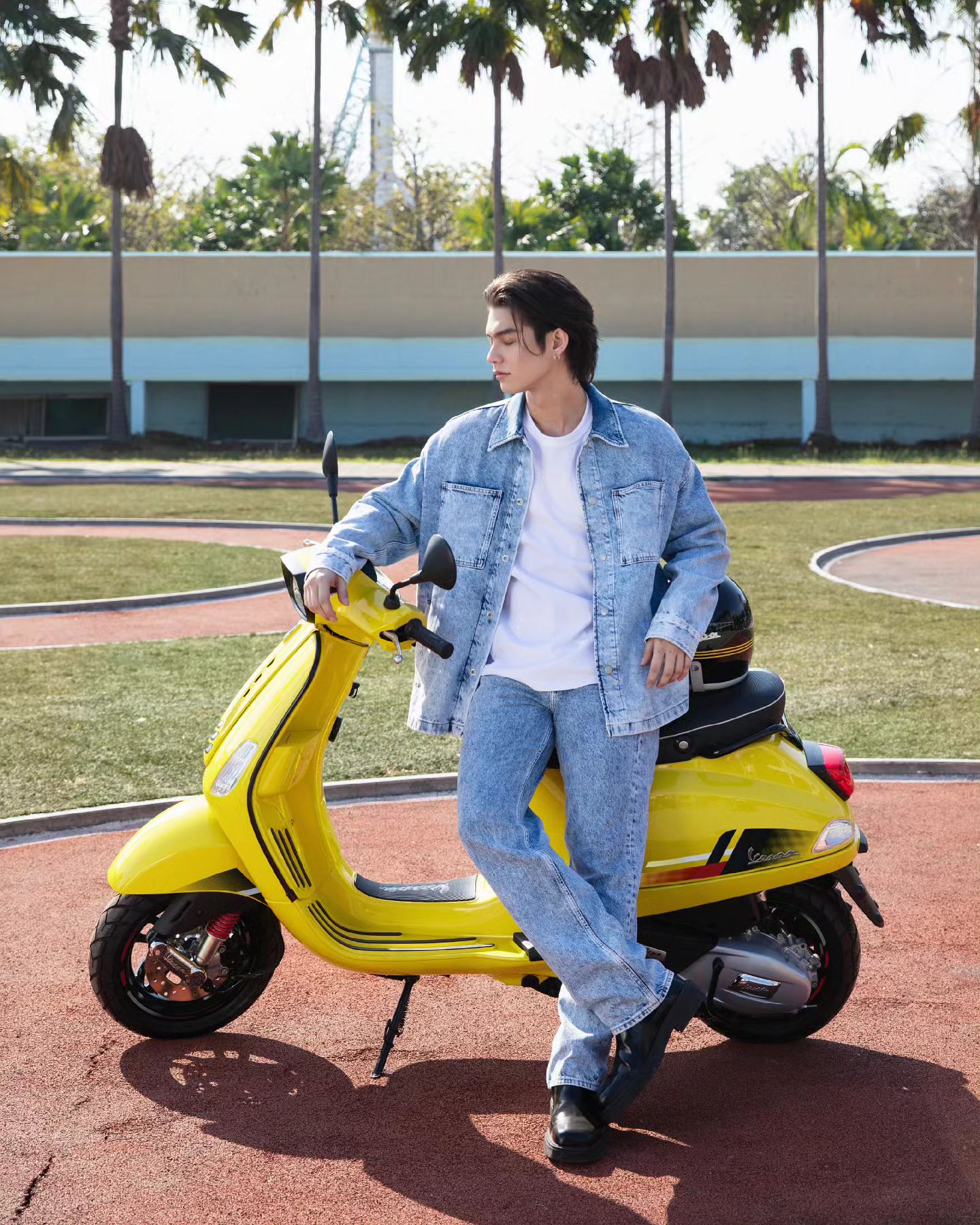 ไบร์ท - วชิรวิชญ์ ชีวอารี