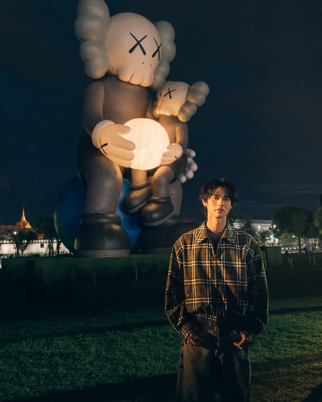 ไบร์ท - วชิรวิชญ์ ชีวอารี