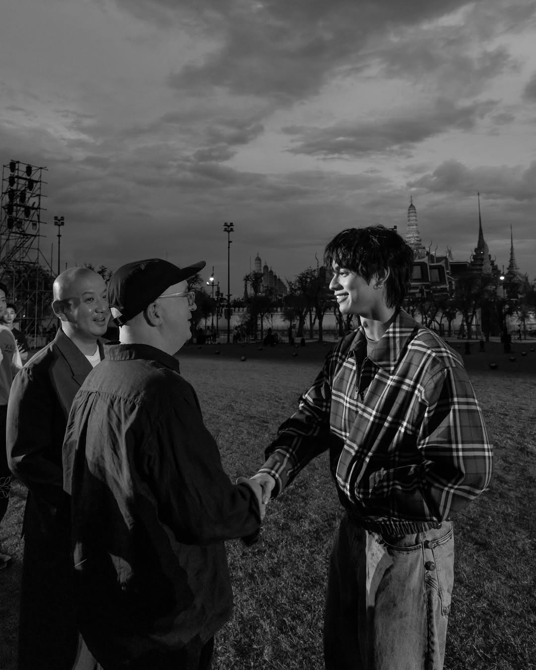 ไบร์ท - วชิรวิชญ์ ชีวอารี