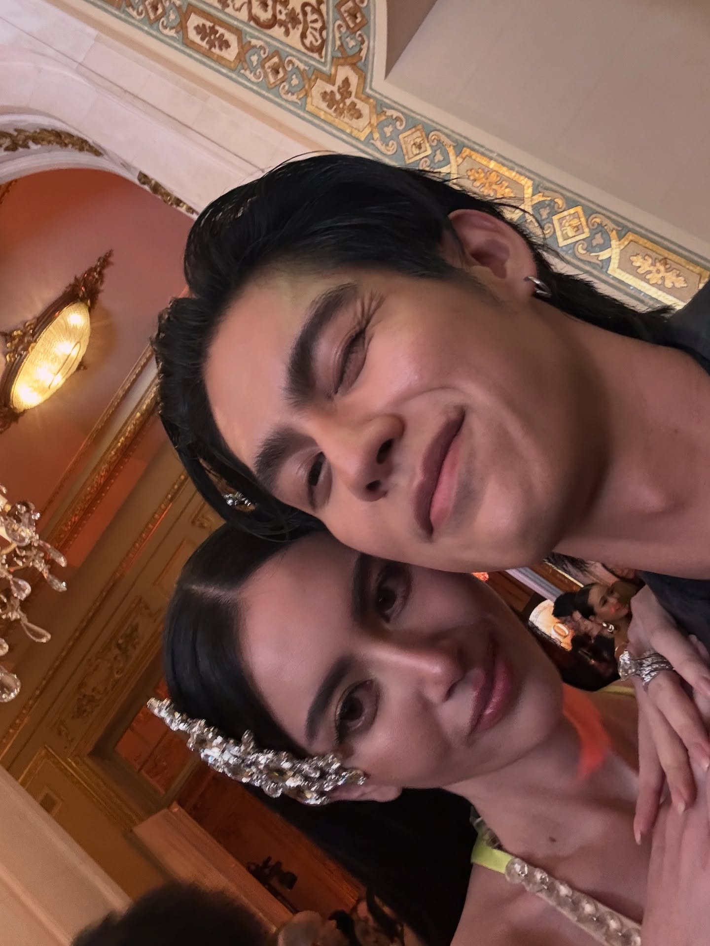 ไบร์ท - วชิรวิชญ์ ชีวอารี