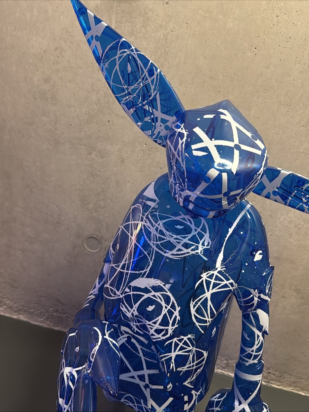 ไบร์ท - วชิรวิชญ์ ชีวอารี