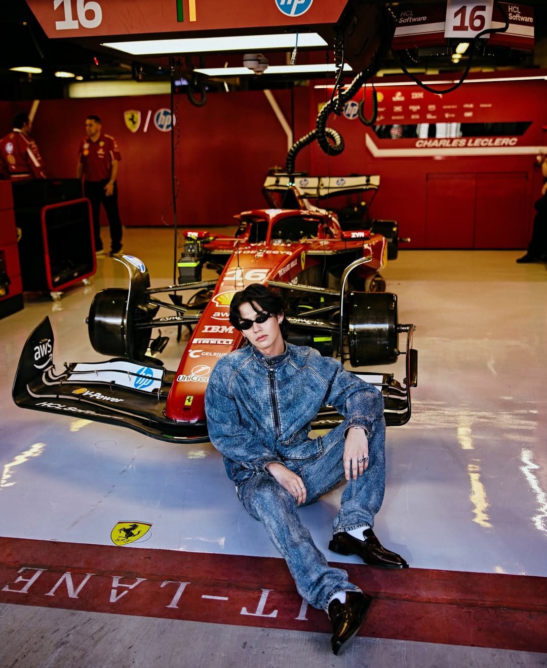 ไบร์ท - วชิรวิชญ์ ชีวอารี