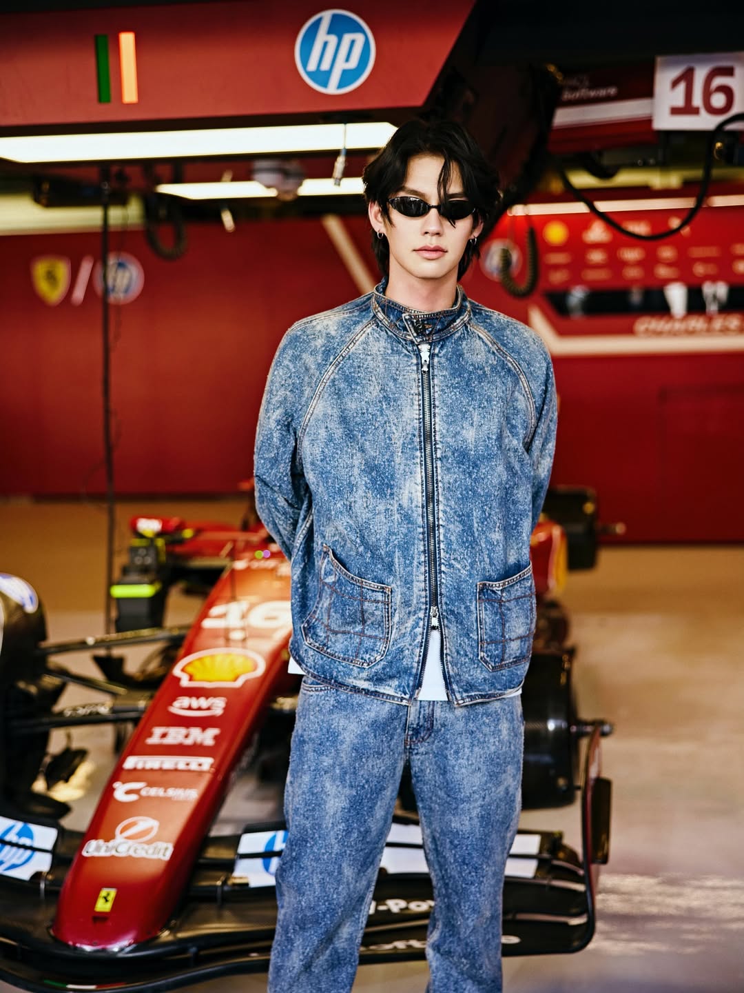 ไบร์ท - วชิรวิชญ์ ชีวอารี