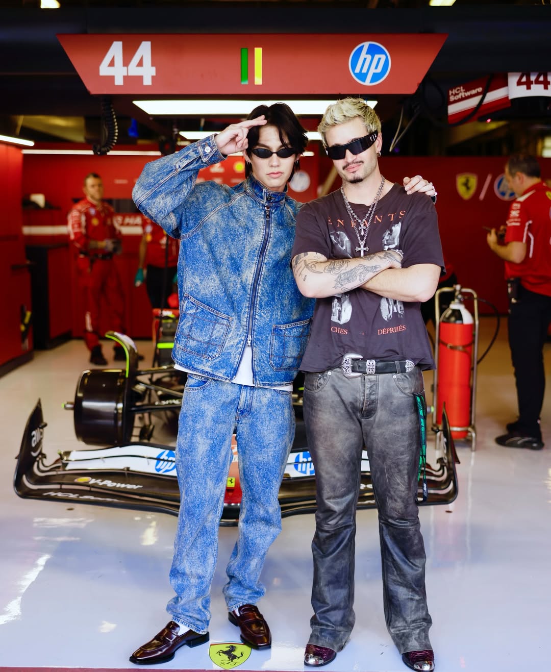 ไบร์ท - วชิรวิชญ์ ชีวอารี