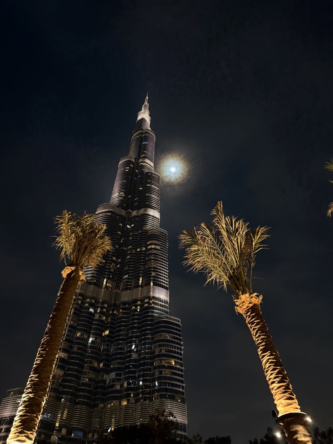 ไบร์ท - วชิรวิชญ์ ชีวอารี