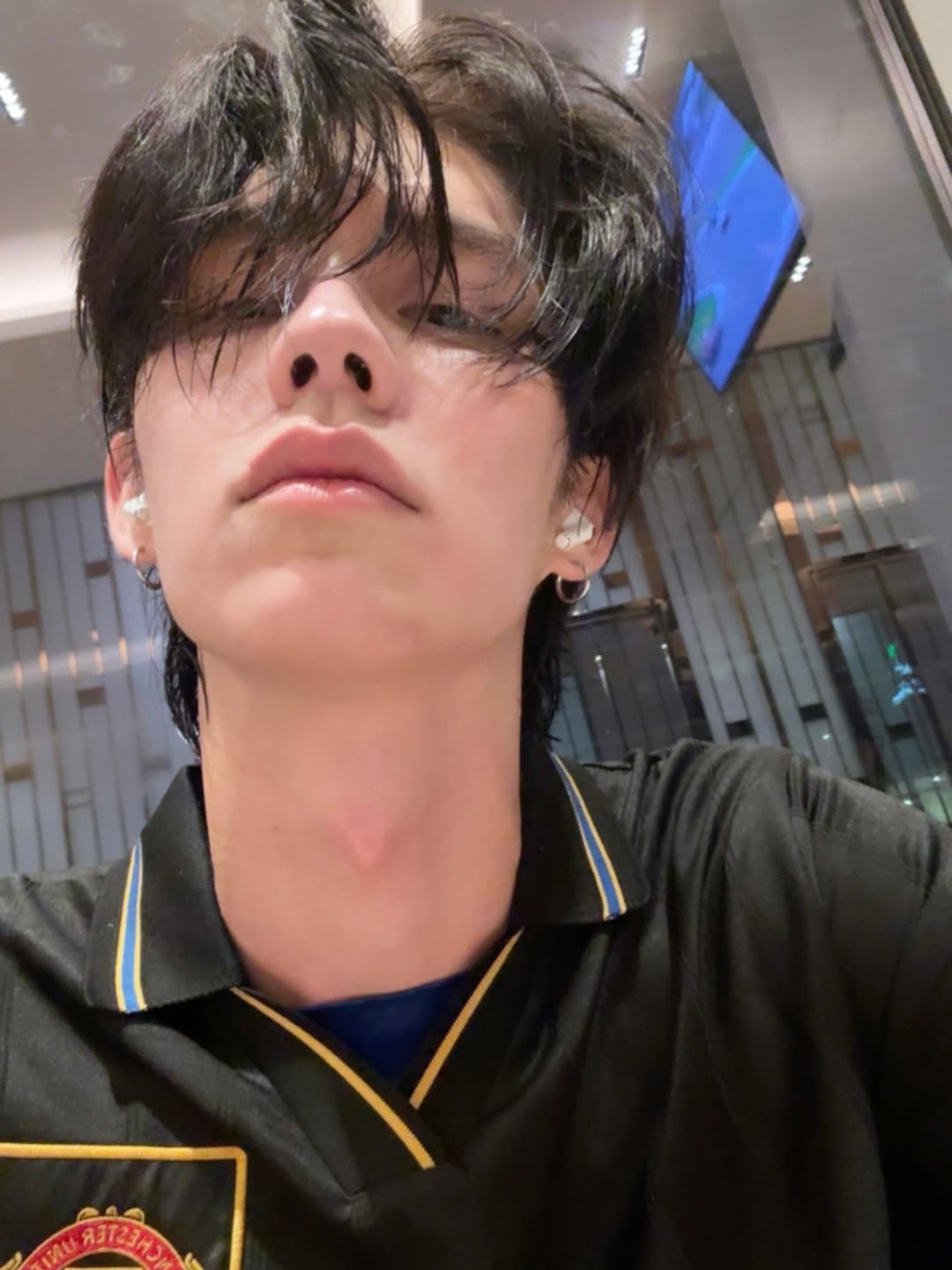 ไบร์ท - วชิรวิชญ์ ชีวอารี