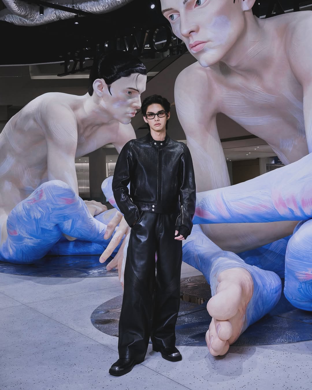 ไบร์ท - วชิรวิชญ์ ชีวอารี