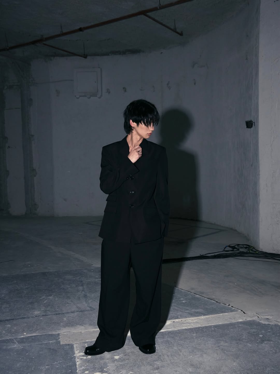 ไบร์ท - วชิรวิชญ์ ชีวอารี