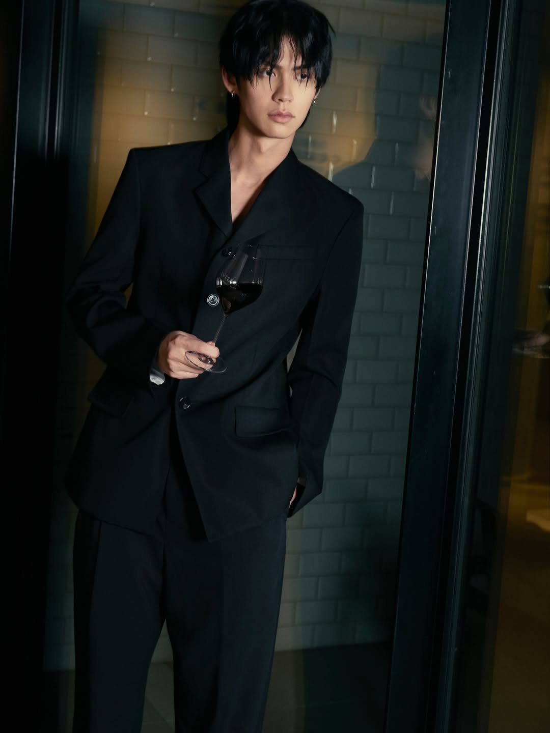 ไบร์ท - วชิรวิชญ์ ชีวอารี