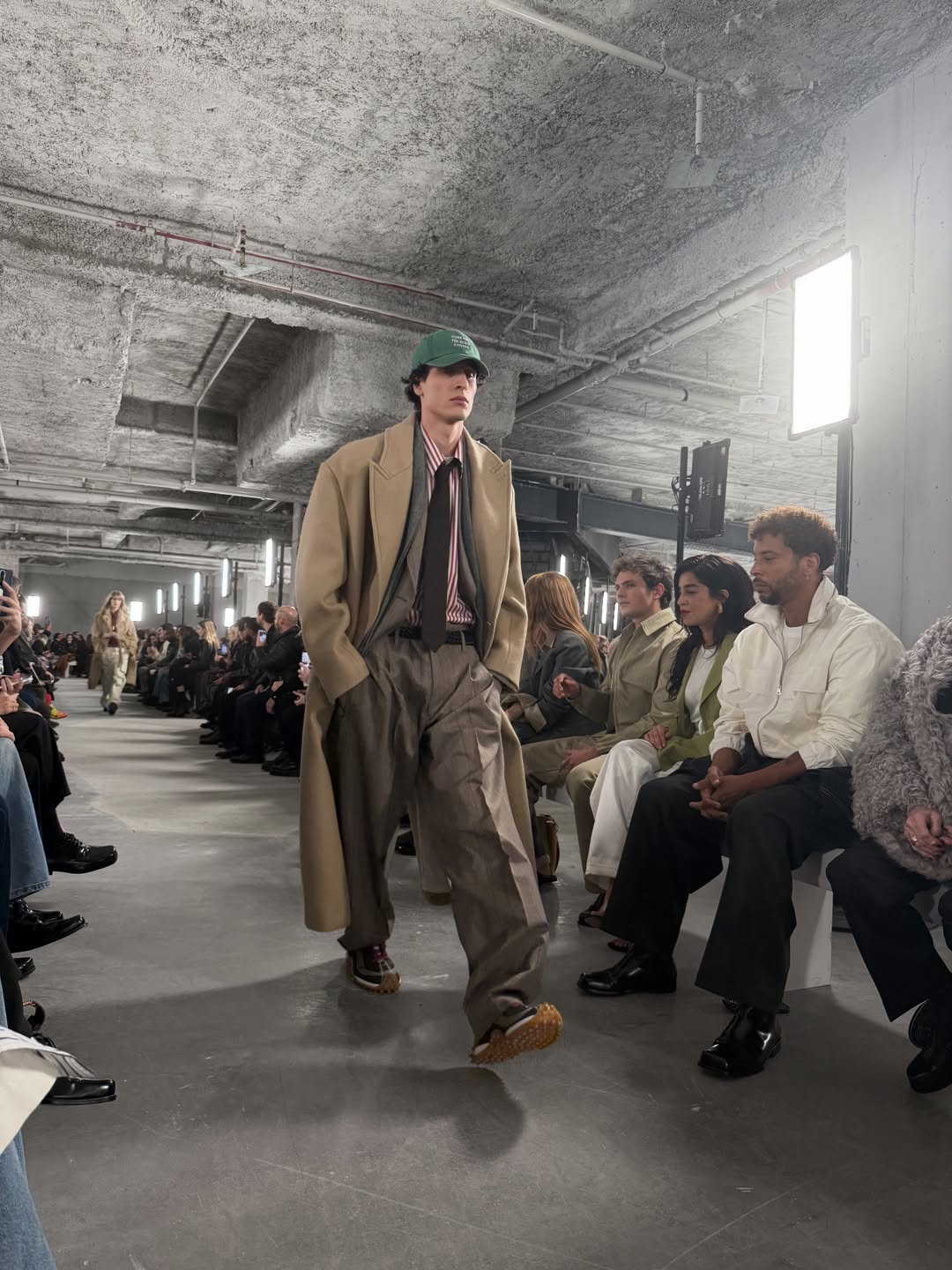 ไบร์ท - วชิรวิชญ์ ชีวอารี