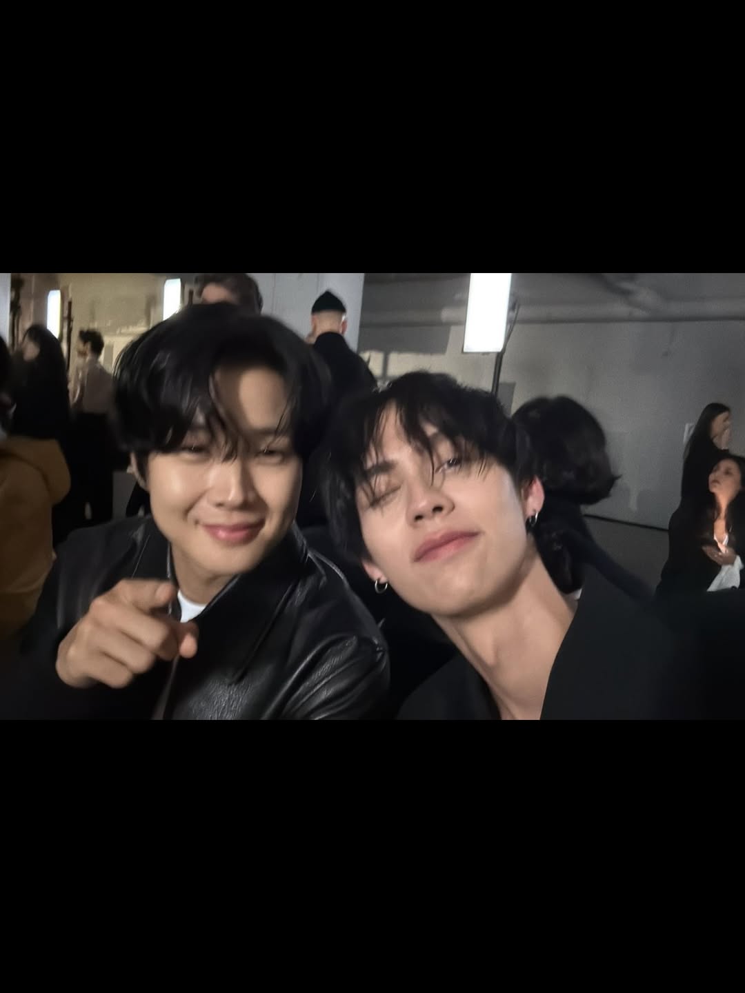 ไบร์ท - วชิรวิชญ์ ชีวอารี