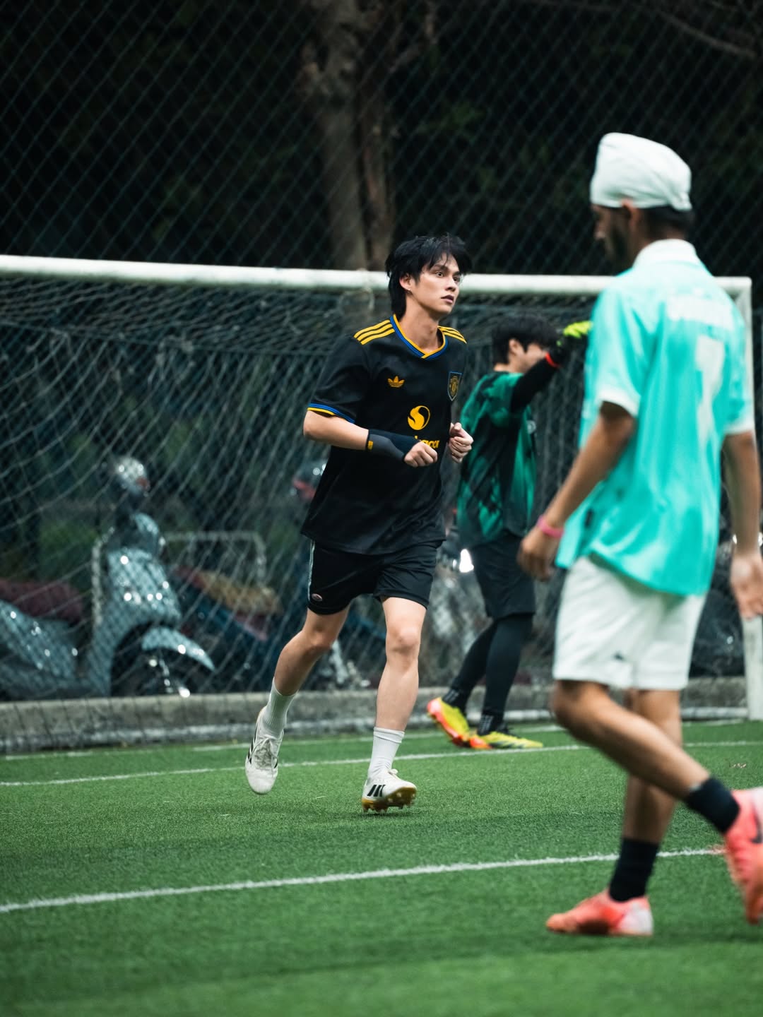 ไบร์ท - วชิรวิชญ์ ชีวอารี