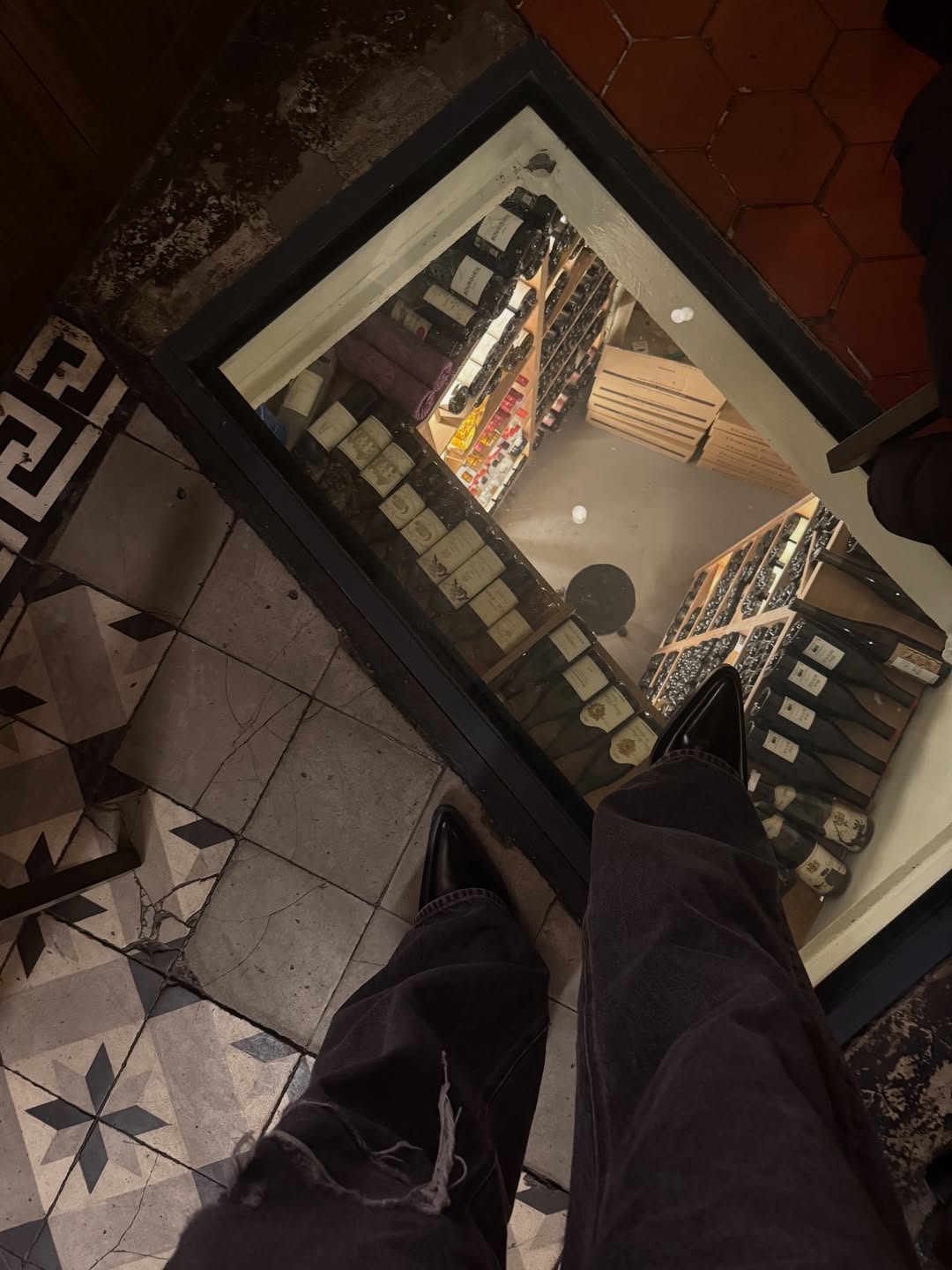 ไบร์ท - วชิรวิชญ์ ชีวอารี