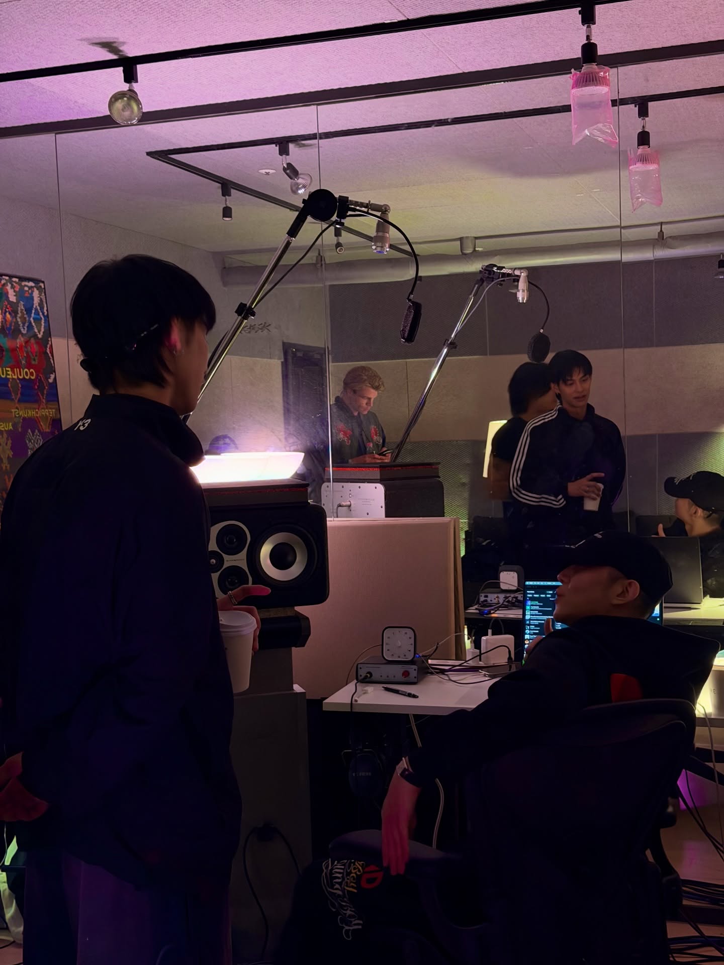 ไบร์ท - วชิรวิชญ์ ชีวอารี