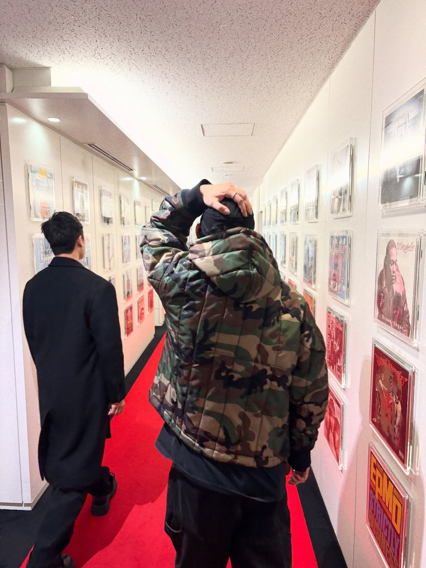 ไบร์ท - วชิรวิชญ์ ชีวอารี