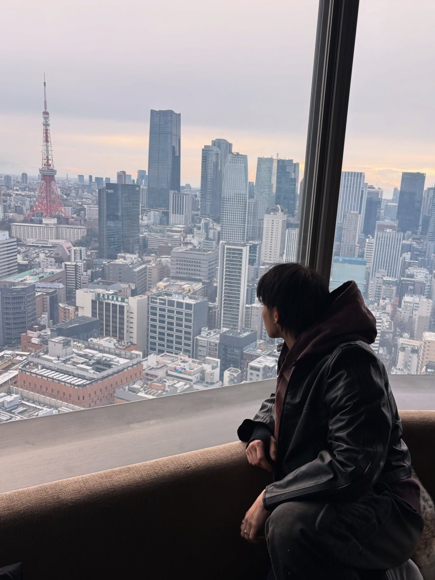 ไบร์ท - วชิรวิชญ์ ชีวอารี