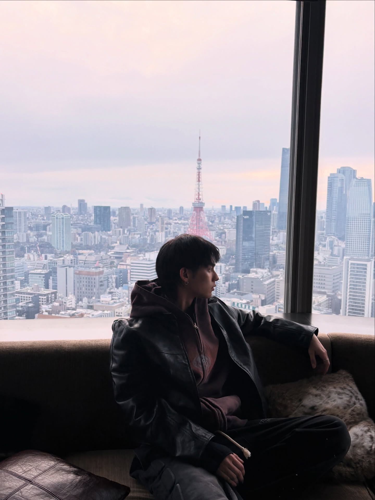 ไบร์ท - วชิรวิชญ์ ชีวอารี