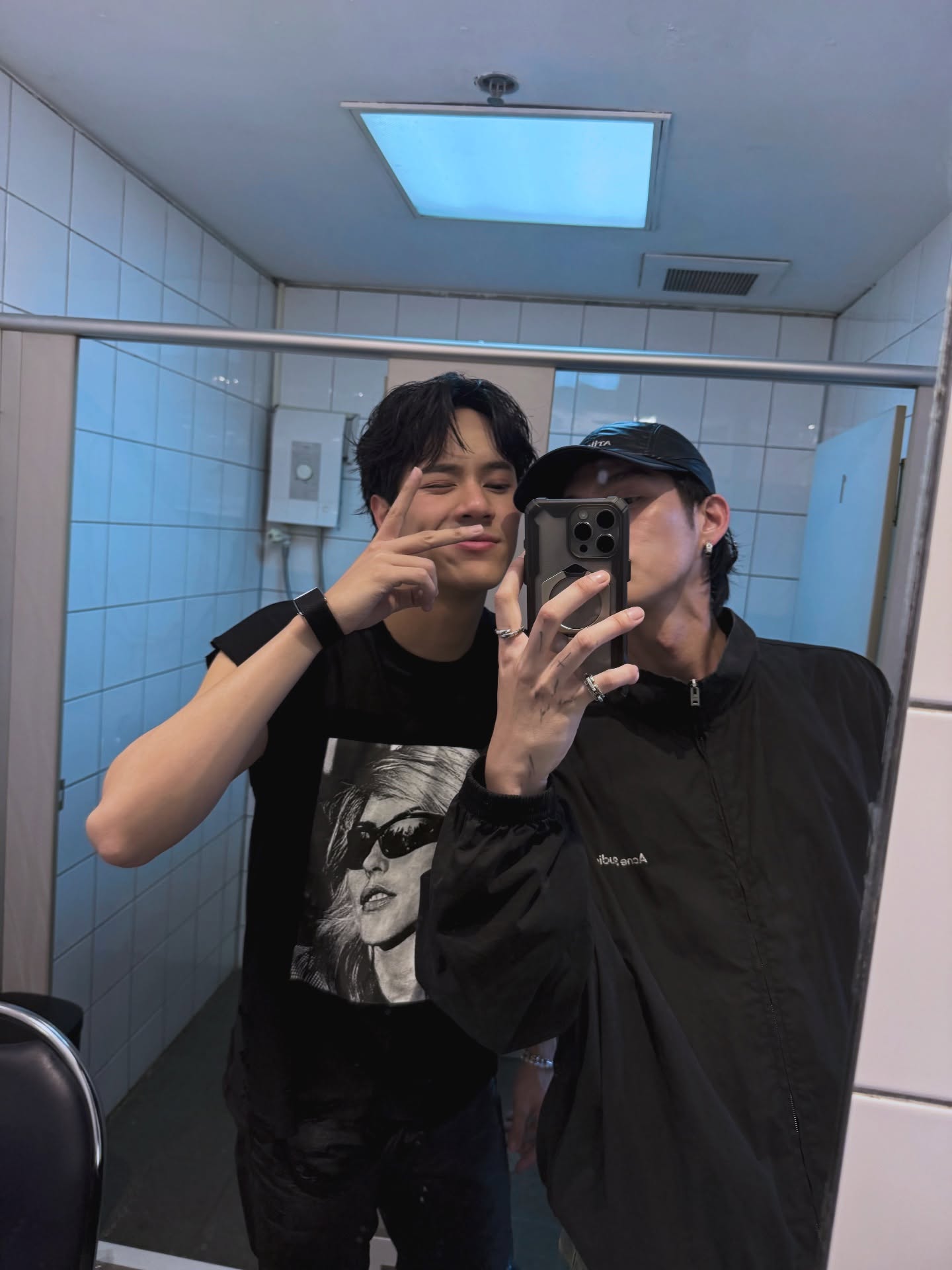 ไบร์ท - วชิรวิชญ์ ชีวอารี