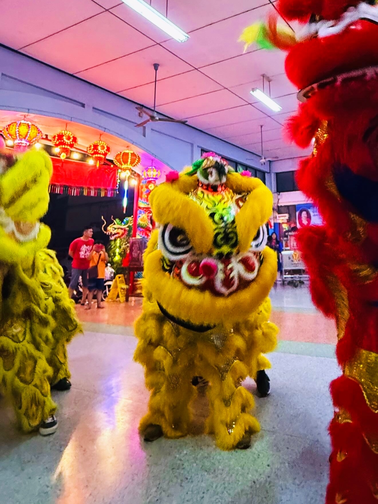 ไบร์ท - วชิรวิชญ์ ชีวอารี