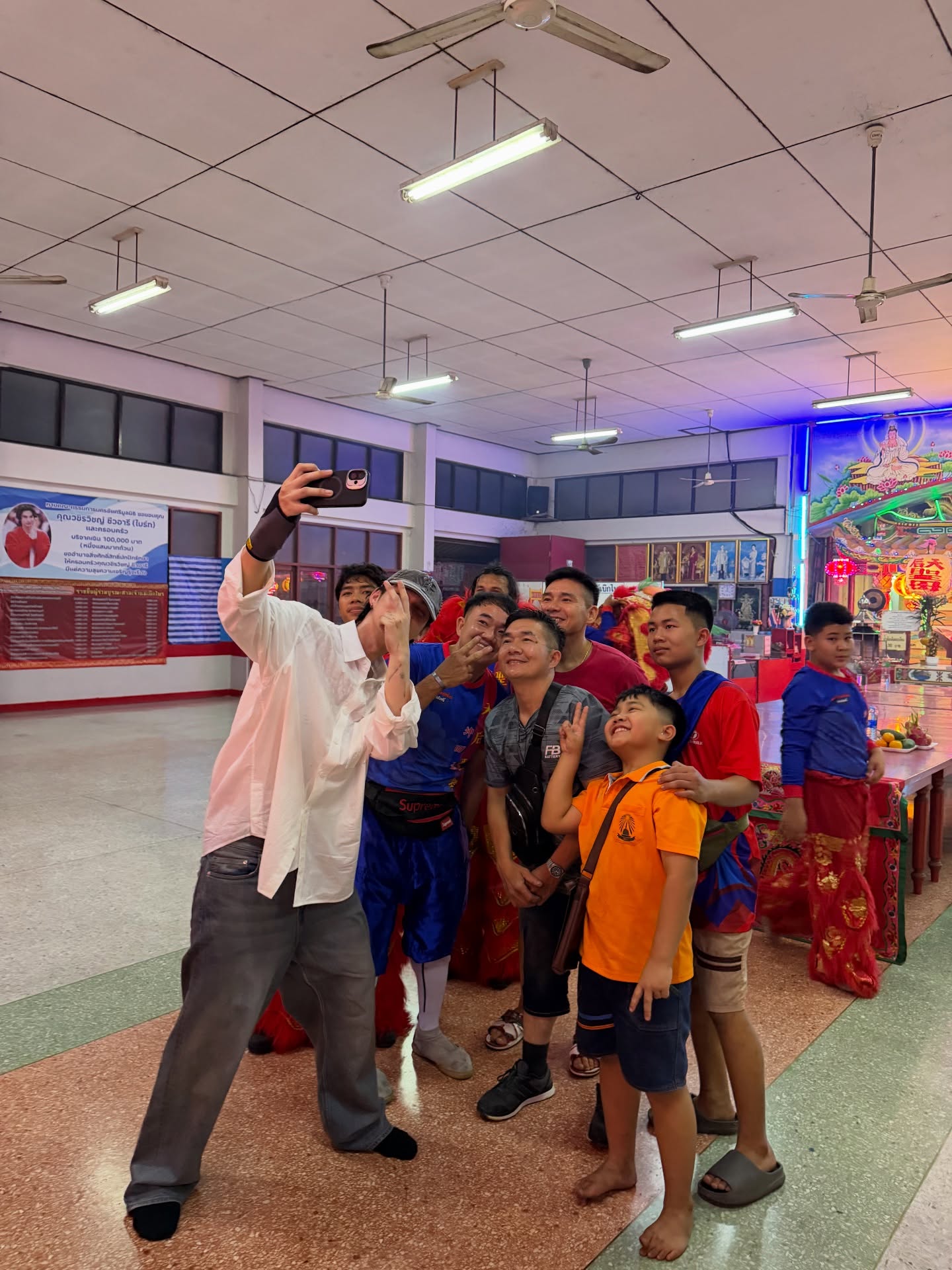 ไบร์ท - วชิรวิชญ์ ชีวอารี