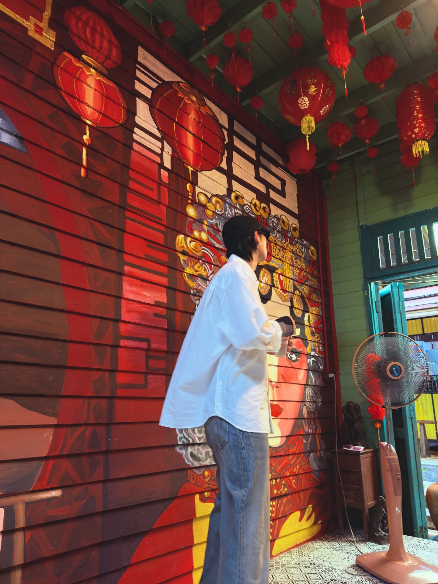 ไบร์ท - วชิรวิชญ์ ชีวอารี