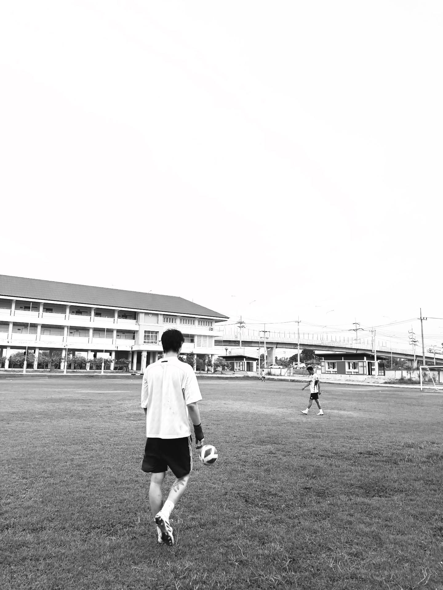 ไบร์ท - วชิรวิชญ์ ชีวอารี