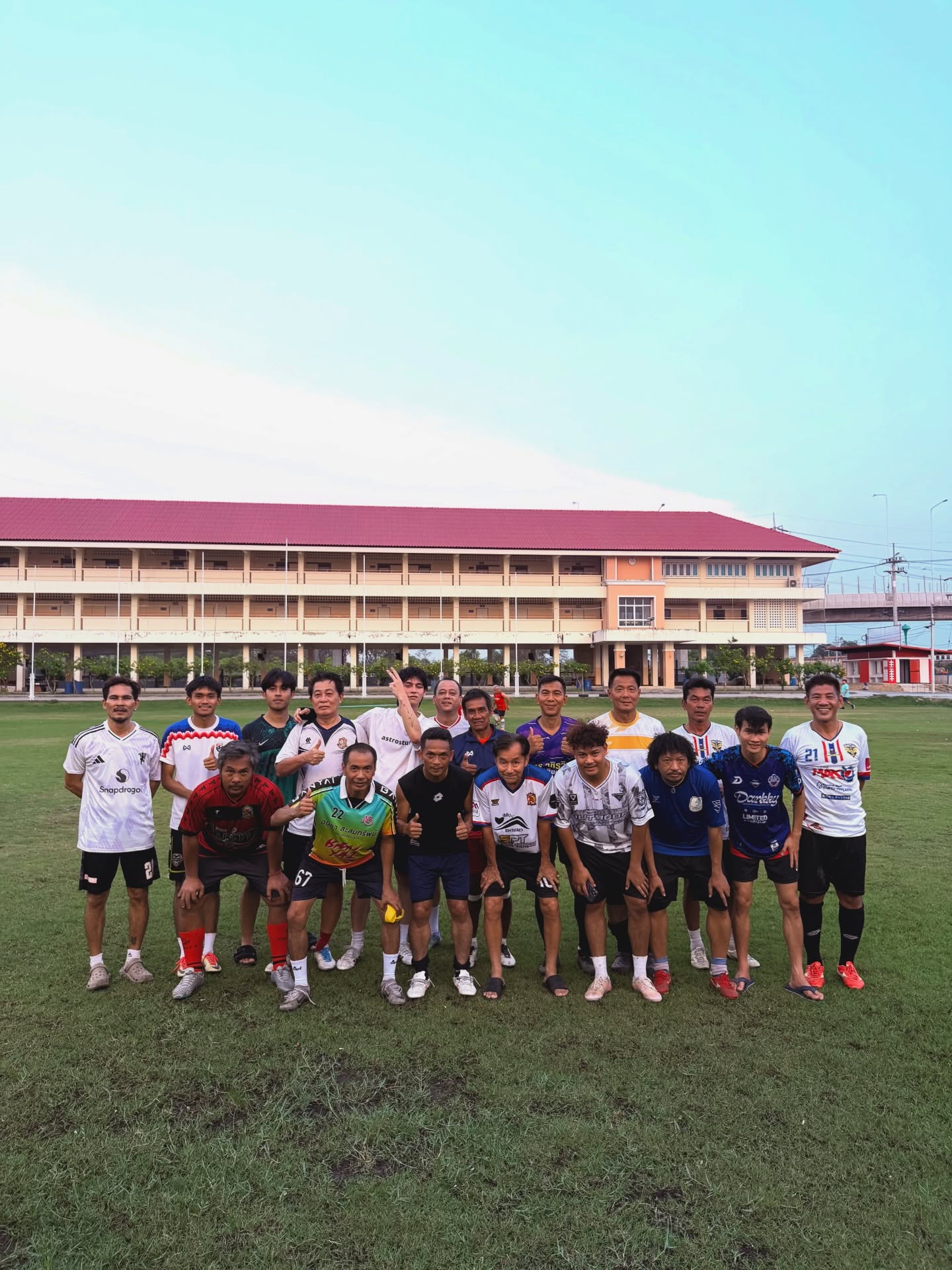 ไบร์ท - วชิรวิชญ์ ชีวอารี