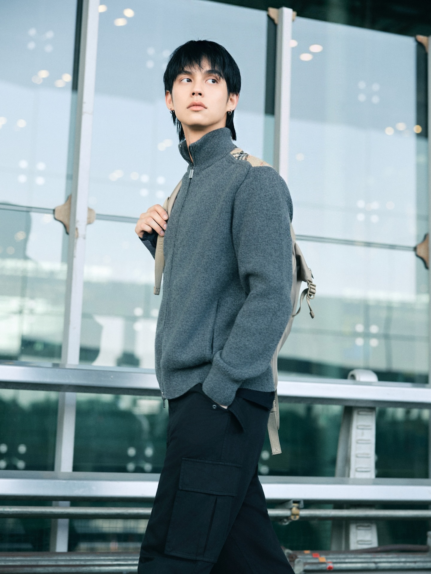 ไบร์ท - วชิรวิชญ์ ชีวอารี