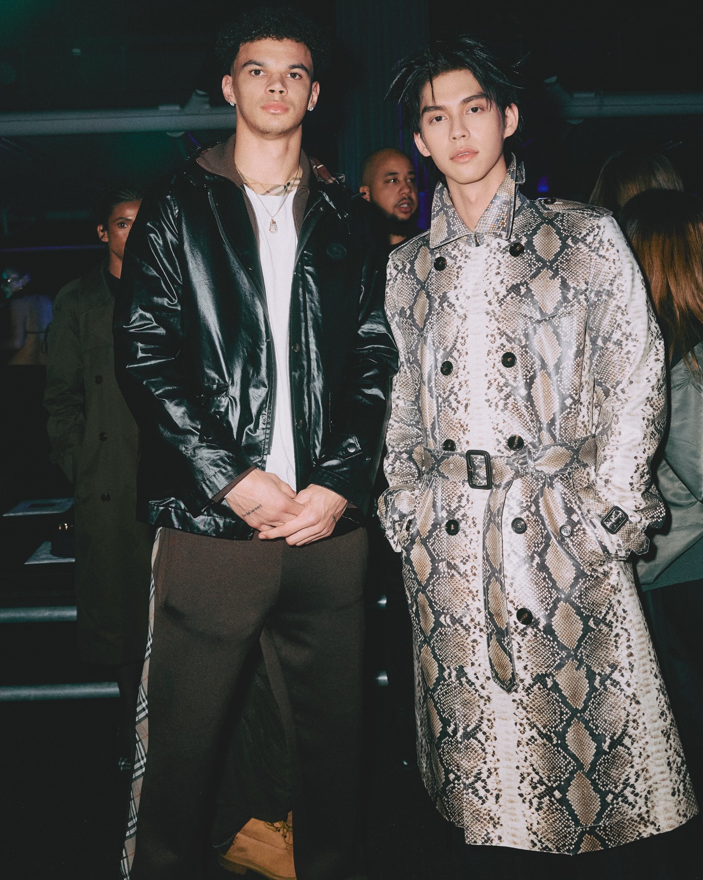 ไบร์ท - วชิรวิชญ์ ชีวอารี