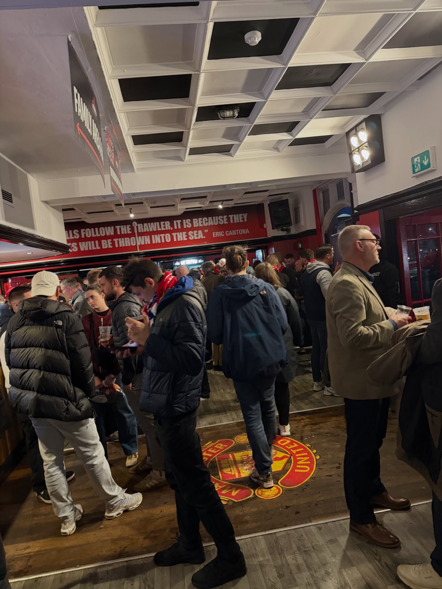 ไบร์ท - วชิรวิชญ์ ชีวอารี