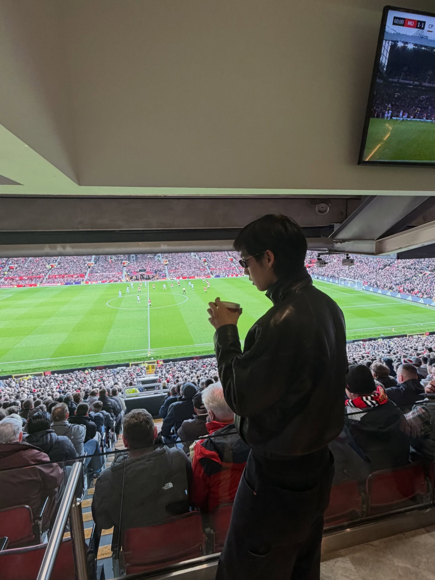 ไบร์ท - วชิรวิชญ์ ชีวอารี